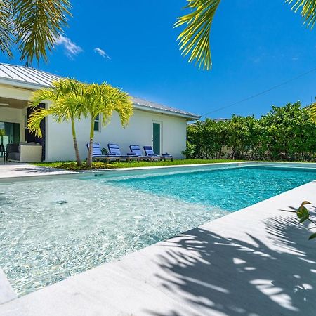 Luxury House 4 Beds Heated Pool W Jaccuzzi Apartment North Bay Village Bagian luar foto
