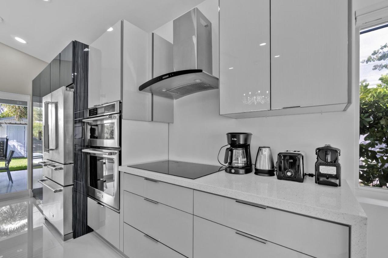 Luxury House 4 Beds Heated Pool W Jaccuzzi Apartment North Bay Village Bagian luar foto