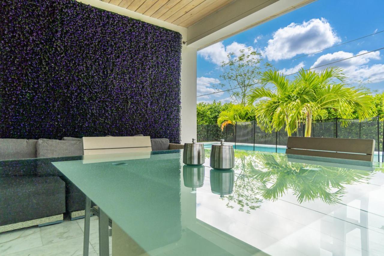 Luxury House 4 Beds Heated Pool W Jaccuzzi Apartment North Bay Village Bagian luar foto