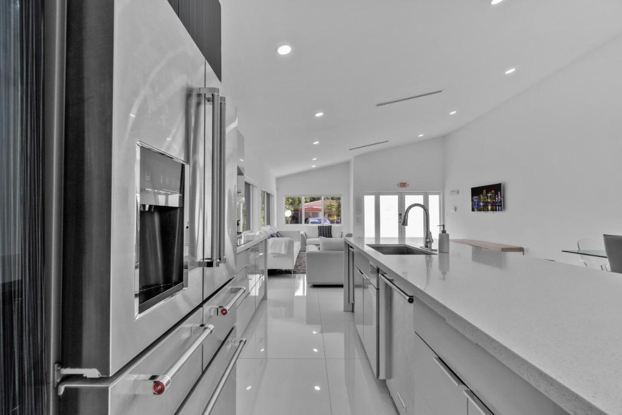 Luxury House 4 Beds Heated Pool W Jaccuzzi Apartment North Bay Village Bagian luar foto
