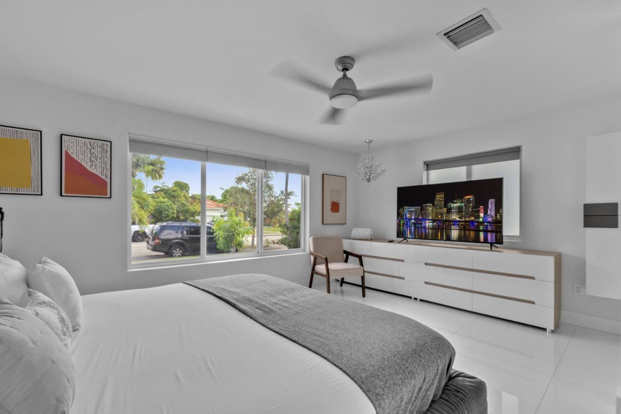 Luxury House 4 Beds Heated Pool W Jaccuzzi Apartment North Bay Village Bagian luar foto