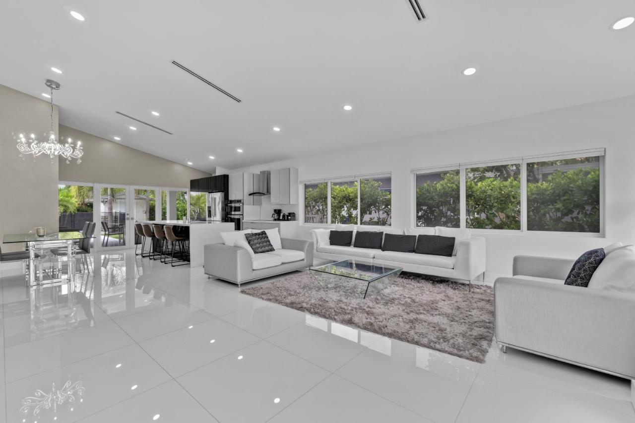 Luxury House 4 Beds Heated Pool W Jaccuzzi Apartment North Bay Village Bagian luar foto