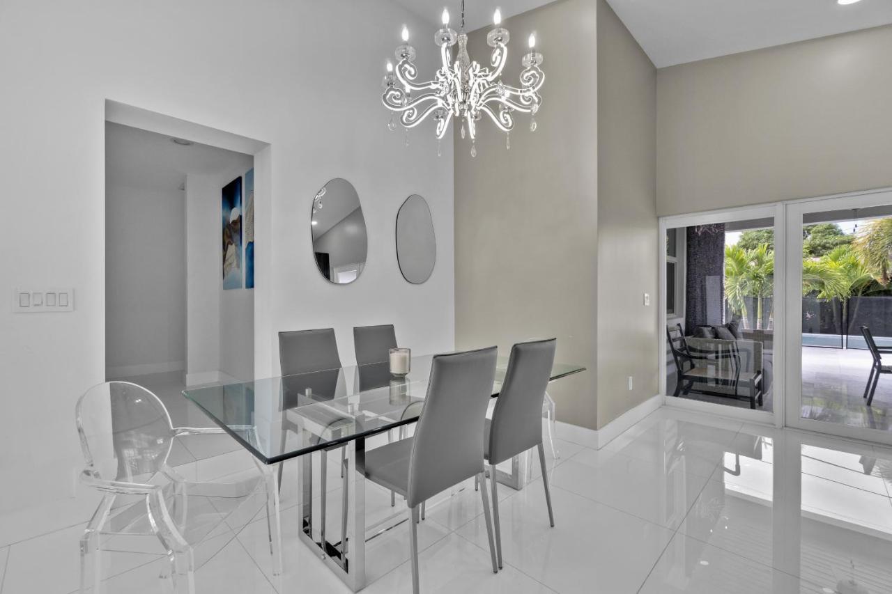 Luxury House 4 Beds Heated Pool W Jaccuzzi Apartment North Bay Village Bagian luar foto