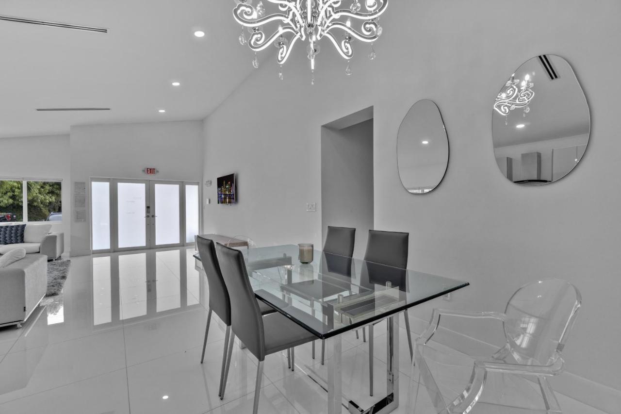 Luxury House 4 Beds Heated Pool W Jaccuzzi Apartment North Bay Village Bagian luar foto
